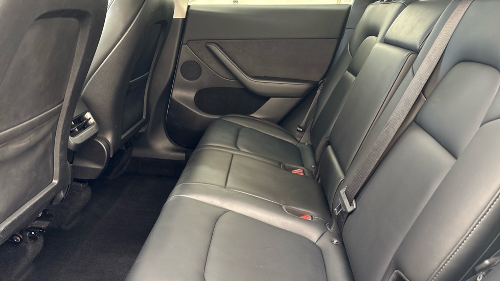 TESLA MODEL Y Image 14