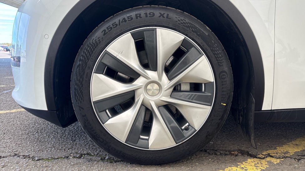 TESLA MODEL Y HATCHBACK Long Range AWD 5dr Auto