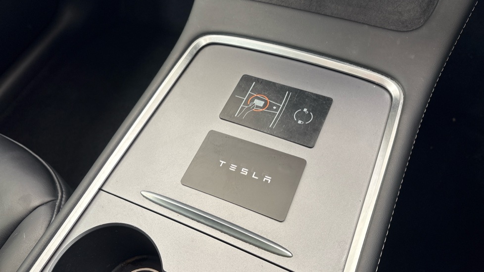 TESLA MODEL Y HATCHBACK Long Range AWD 5dr Auto