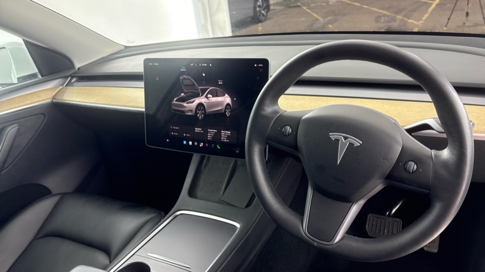 TESLA MODEL Y Image 9