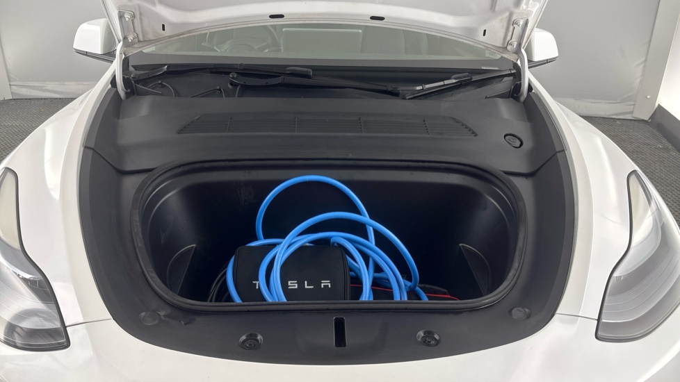 TESLA MODEL Y Image 16