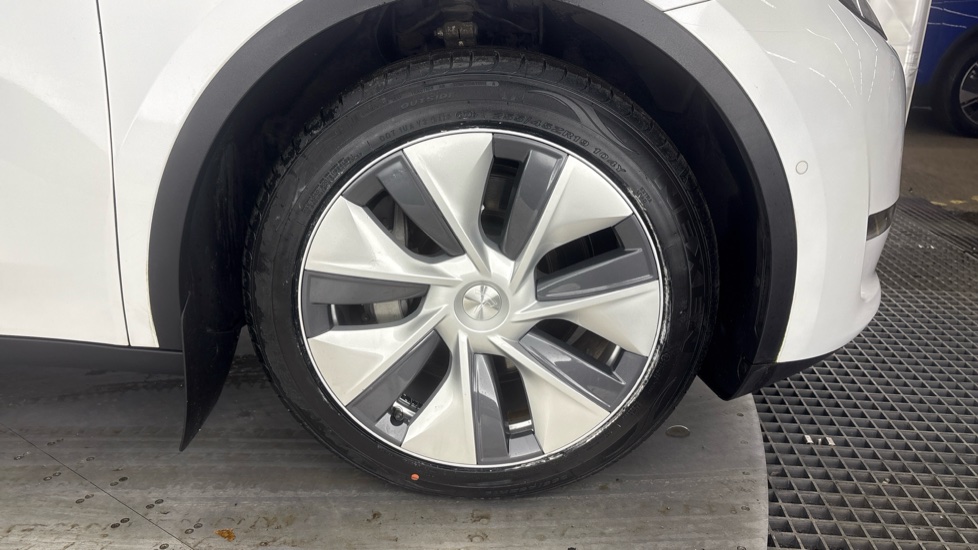 TESLA MODEL Y Image 20