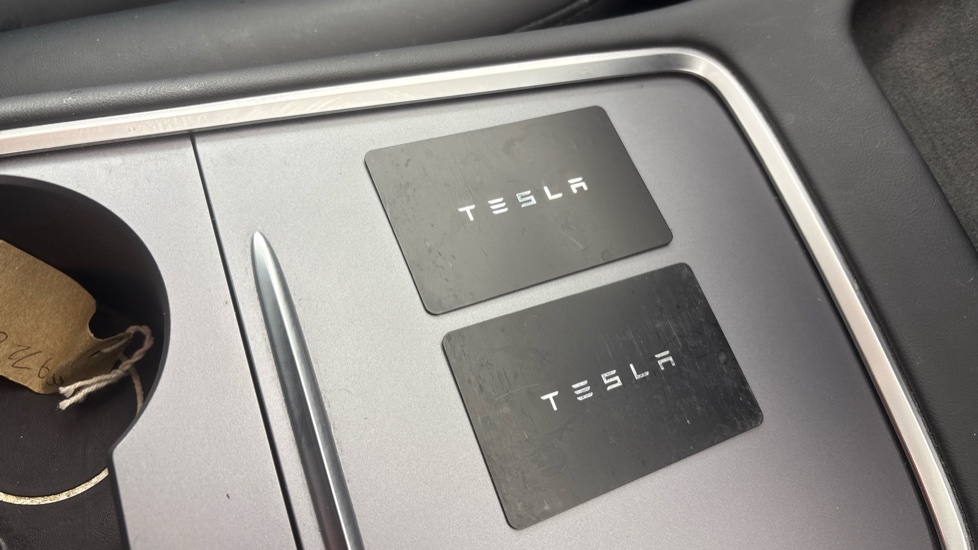 TESLA MODEL Y two keys