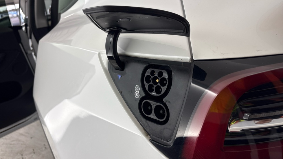 TESLA MODEL Y HATCHBACK Long Range AWD 5dr Auto