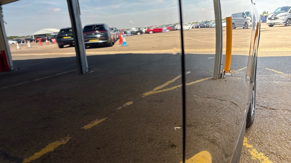 LAND ROVER RANGE ROVER SPORT Dent