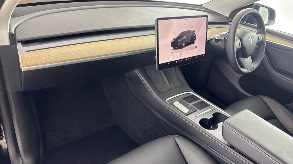 TESLA MODEL Y HATCHBACK RWD 5dr Auto