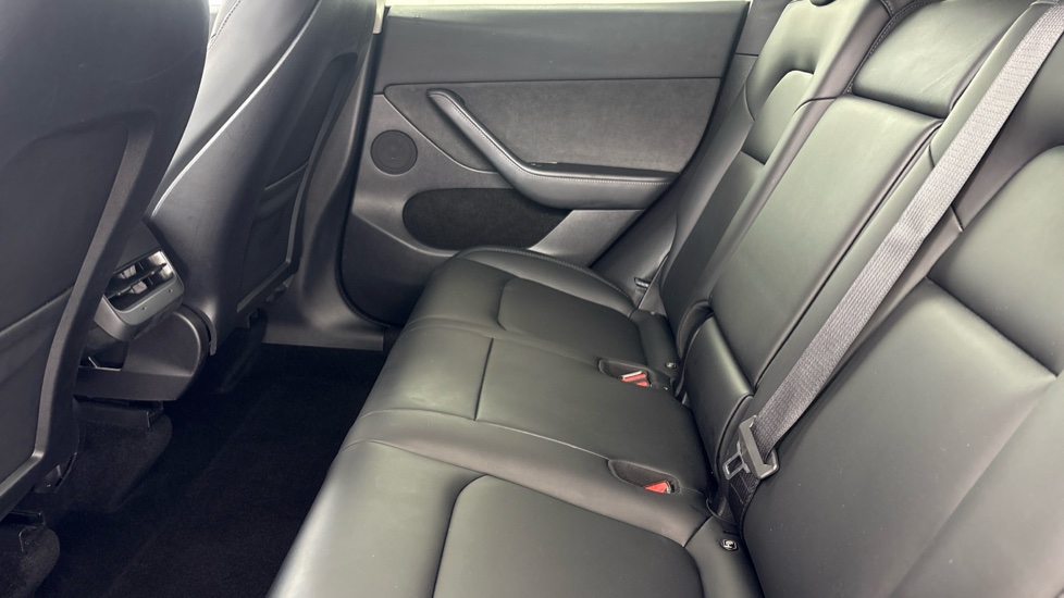 TESLA MODEL Y HATCHBACK RWD 5dr Auto
