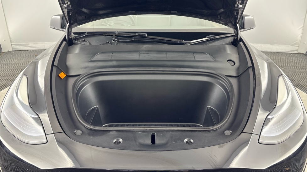 TESLA MODEL Y HATCHBACK RWD 5dr Auto