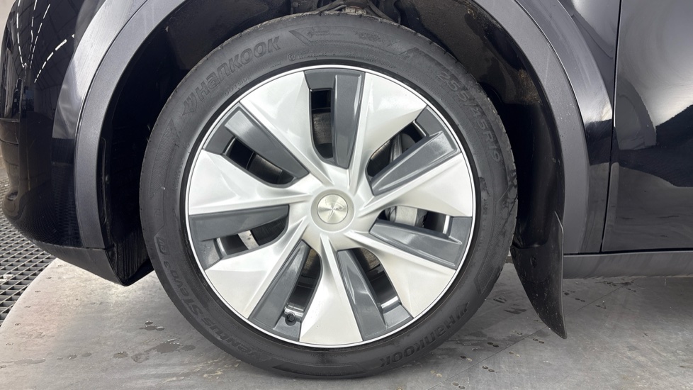 TESLA MODEL Y HATCHBACK RWD 5dr Auto