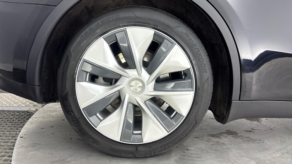 TESLA MODEL Y HATCHBACK RWD 5dr Auto