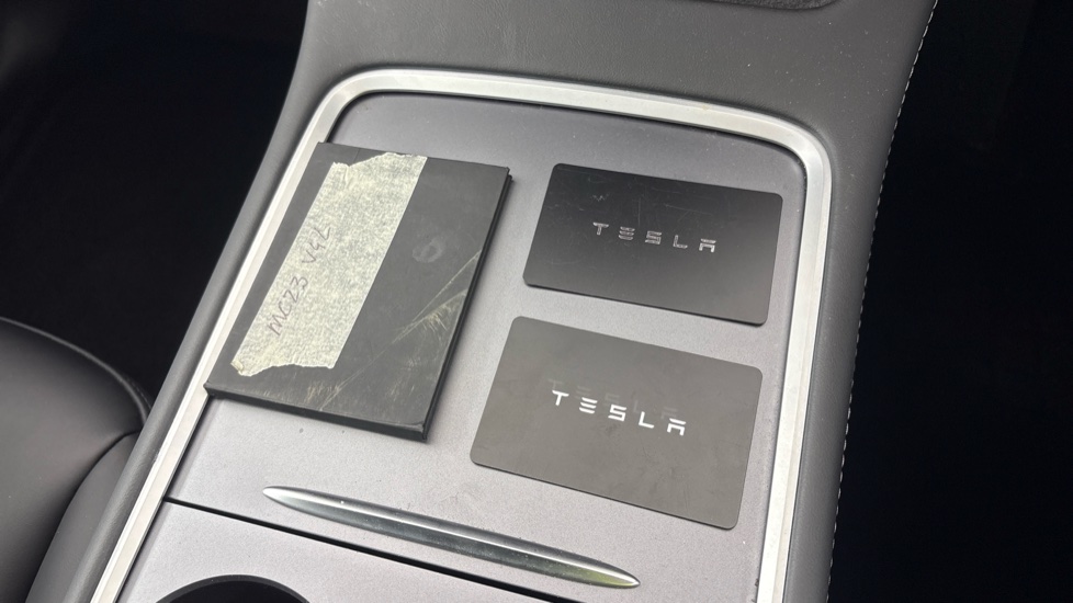 TESLA MODEL Y HATCHBACK RWD 5dr Auto