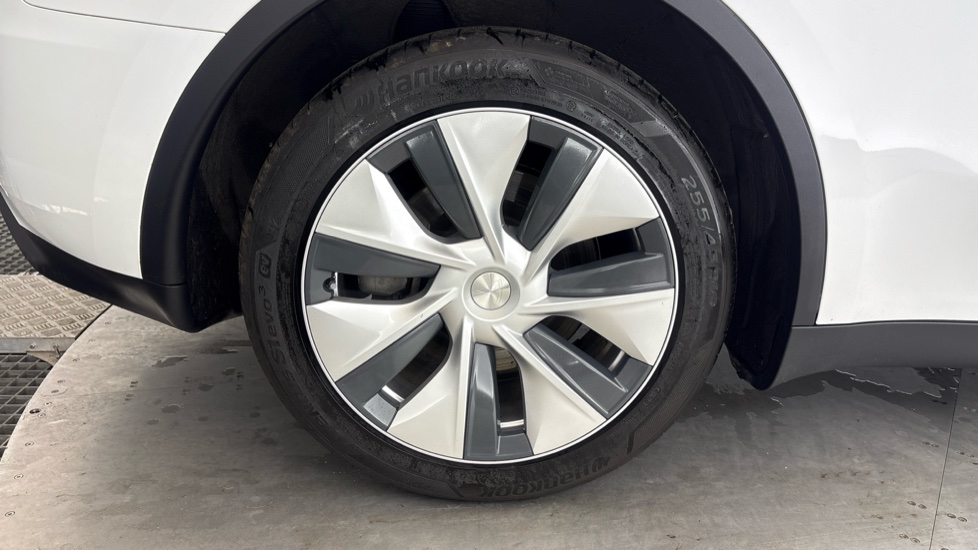 TESLA MODEL Y HATCHBACK Long Range AWD 5dr Auto