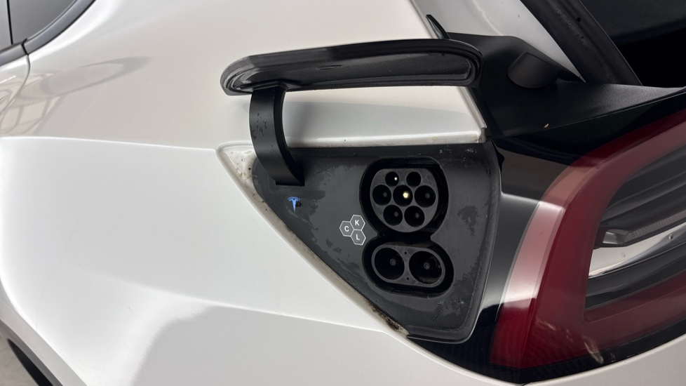 TESLA MODEL Y HATCHBACK Long Range AWD 5dr Auto