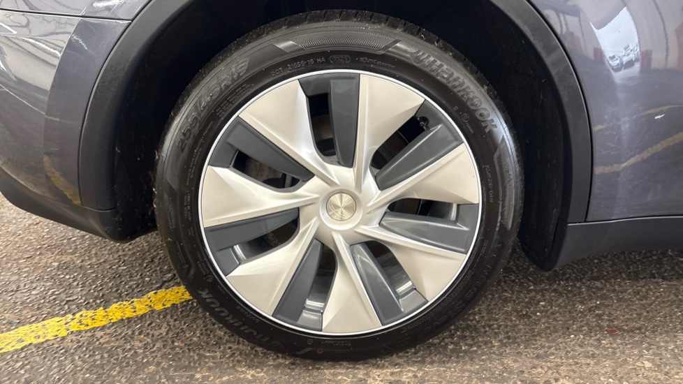 TESLA MODEL Y HATCHBACK Long Range AWD 5dr Auto