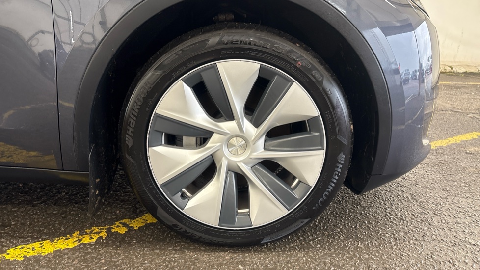 TESLA MODEL Y HATCHBACK Long Range AWD 5dr Auto