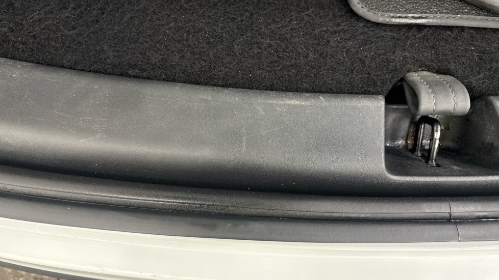 TESLA MODEL Y HATCHBACK RWD 5dr Auto
