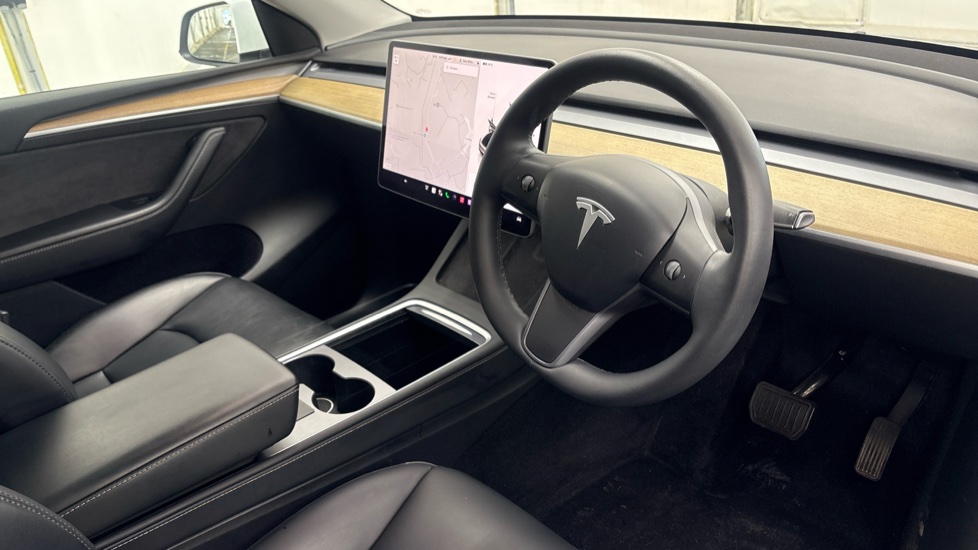 TESLA MODEL Y HATCHBACK RWD 5dr Auto