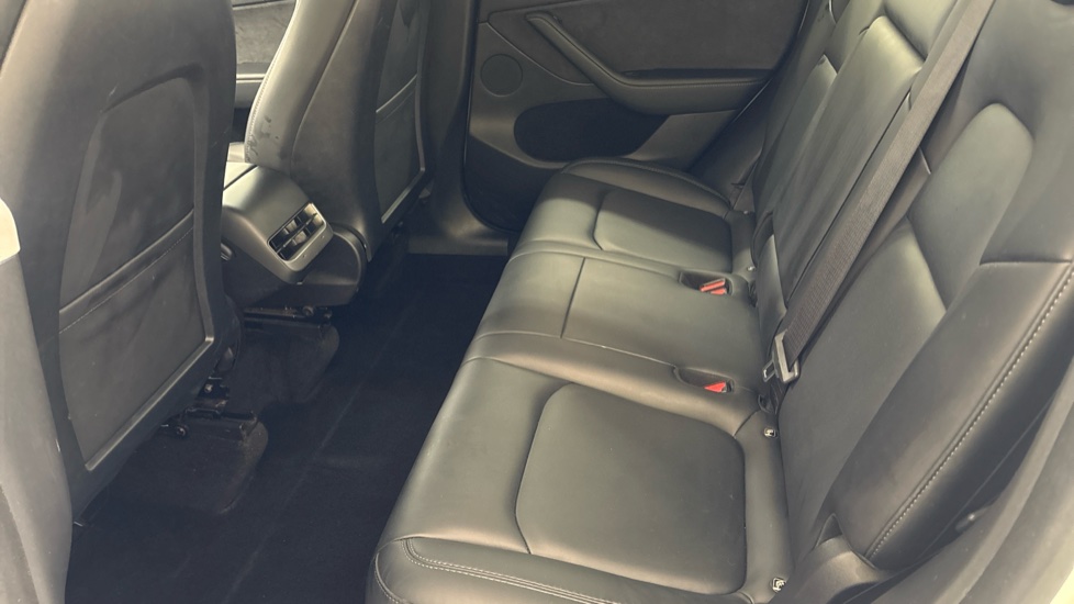 TESLA MODEL Y HATCHBACK RWD 5dr Auto