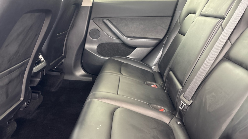 TESLA MODEL Y Image 14