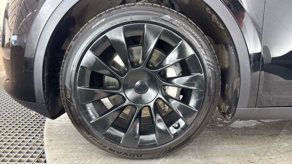 TESLA MODEL Y Image 17