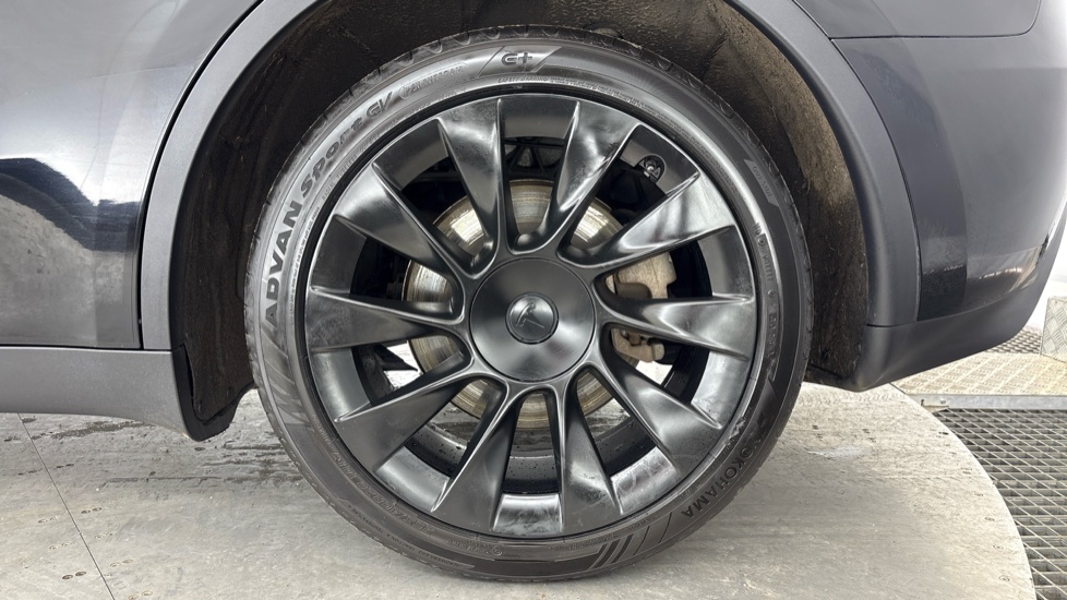 TESLA MODEL Y Image 18