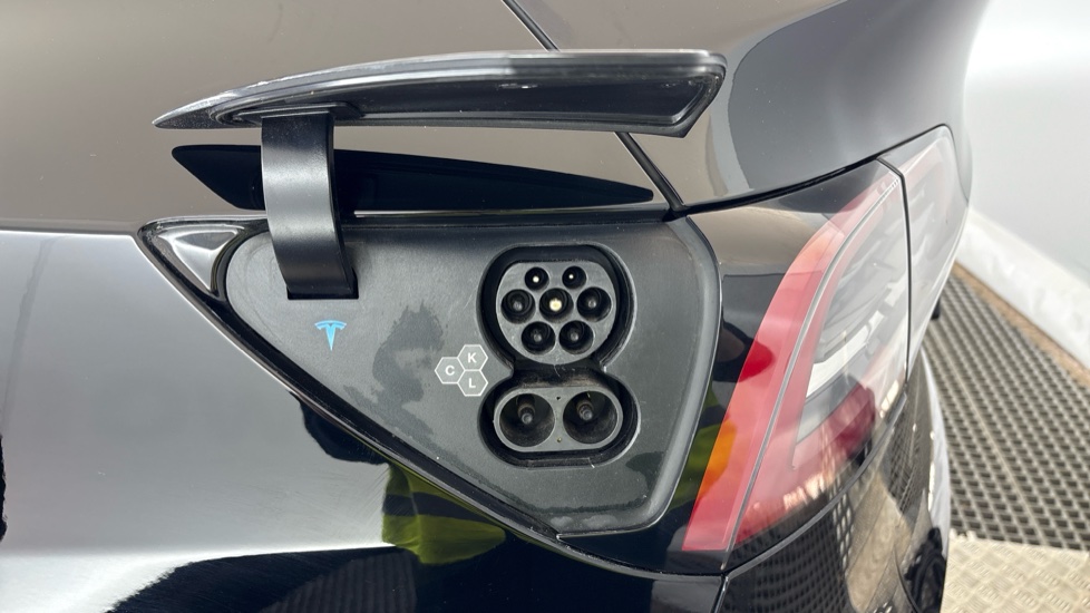 TESLA MODEL Y Image 21