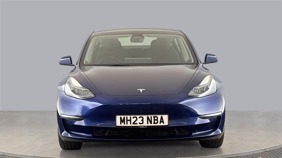 TESLA MODEL 3 Image 8