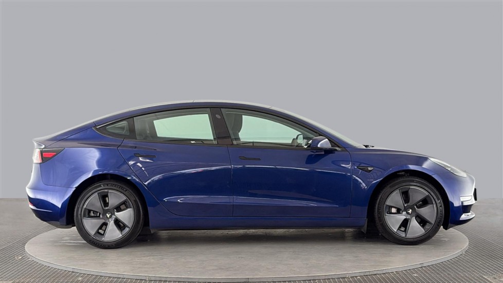 TESLA MODEL 3 Image 6