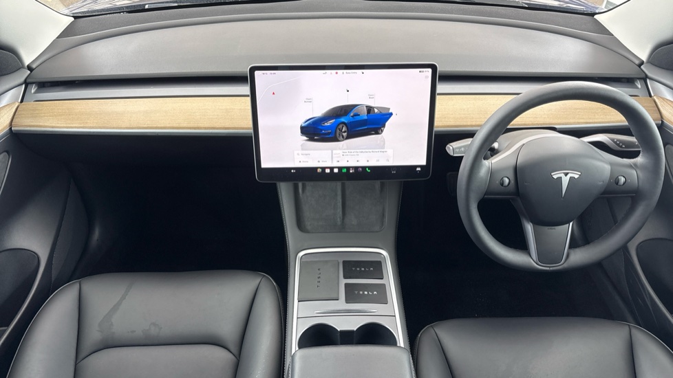 TESLA MODEL 3 Image 11