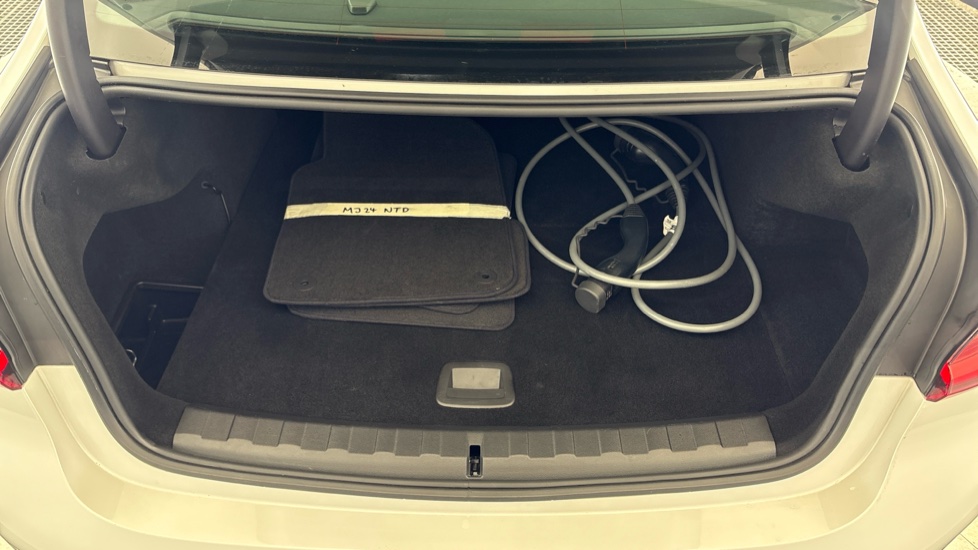 BMW 3 SERIES Image 15