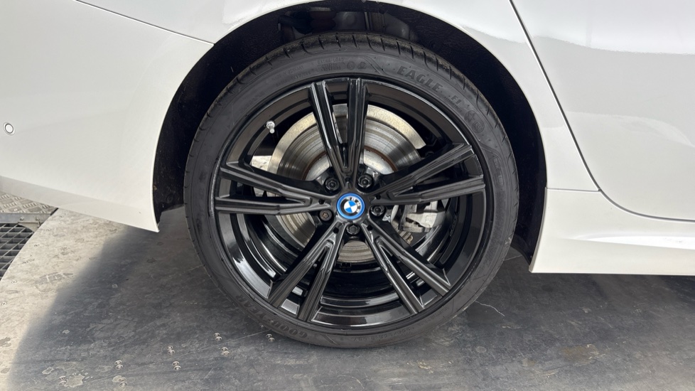 BMW 3 SERIES Image 19