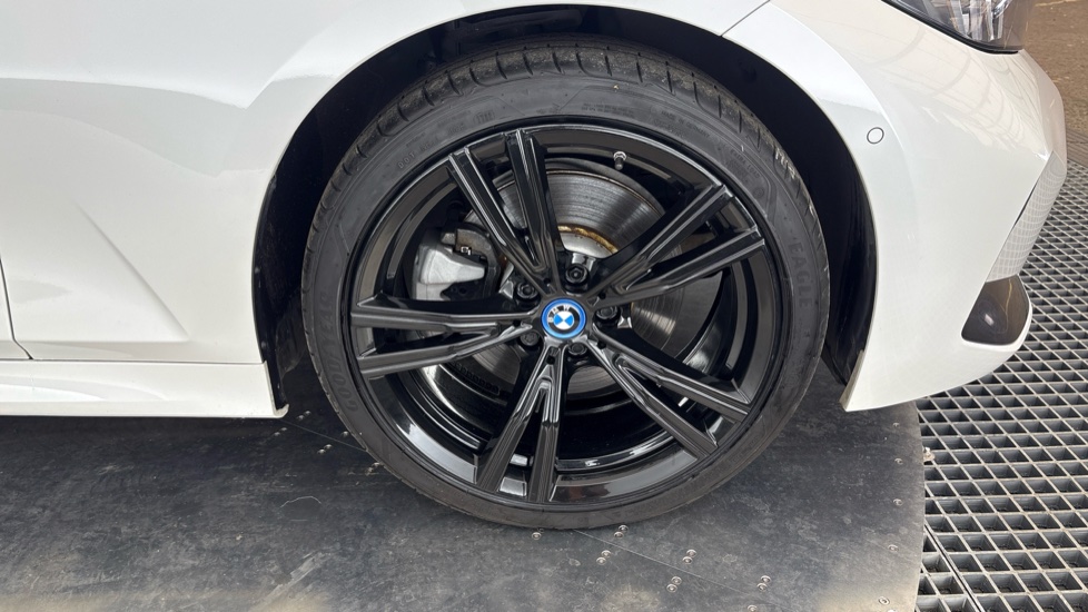 BMW 3 SERIES Image 20