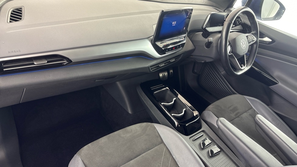 VOLKSWAGEN ID.4 Image 10