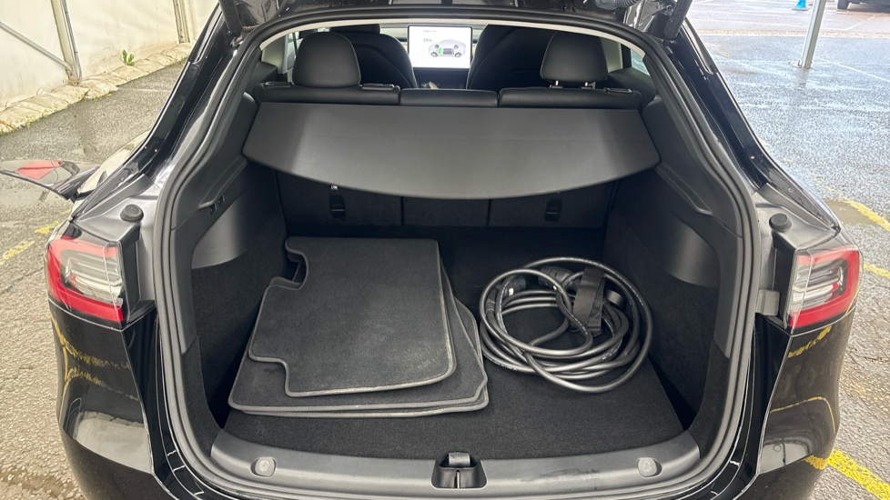 TESLA MODEL Y HATCHBACK Long Range AWD 5dr Auto
