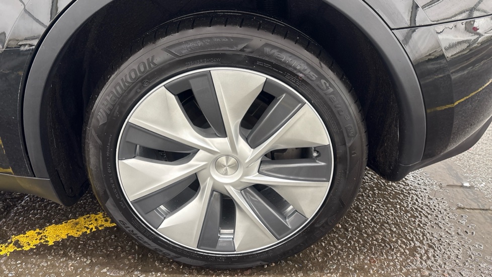 TESLA MODEL Y HATCHBACK Long Range AWD 5dr Auto
