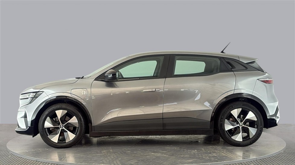 RENAULT MEGANE E-TECH Image 2