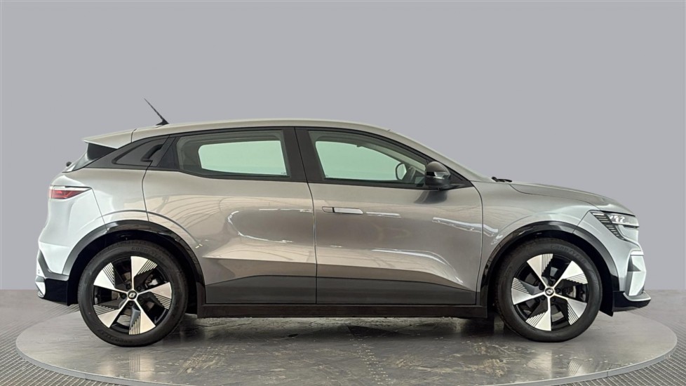 RENAULT MEGANE E-TECH Image 6