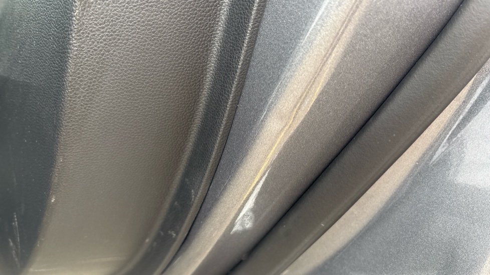 RENAULT MEGANE E-TECH Dent and scuff