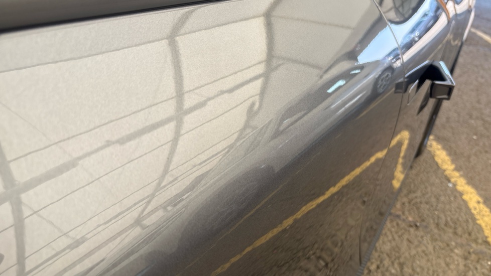 RENAULT MEGANE E-TECH Dent and scratches