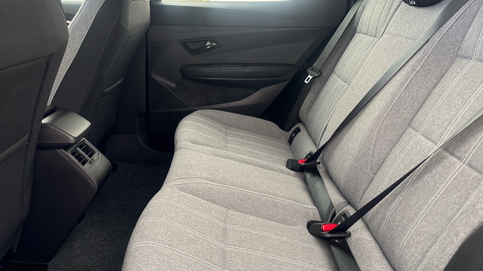 RENAULT MEGANE E-TECH Image 14