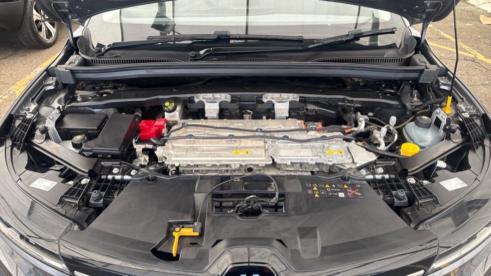 RENAULT MEGANE E-TECH Image 16