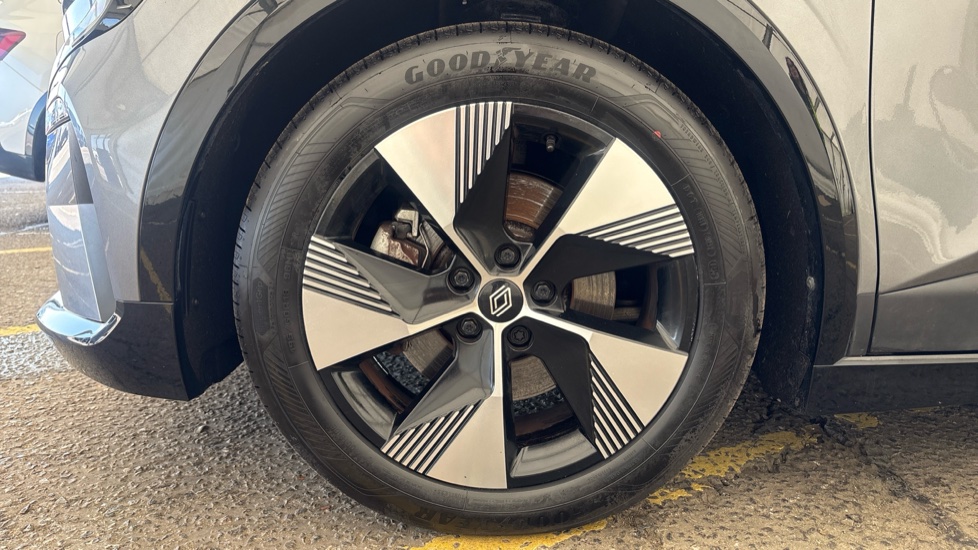 RENAULT MEGANE E-TECH Image 17