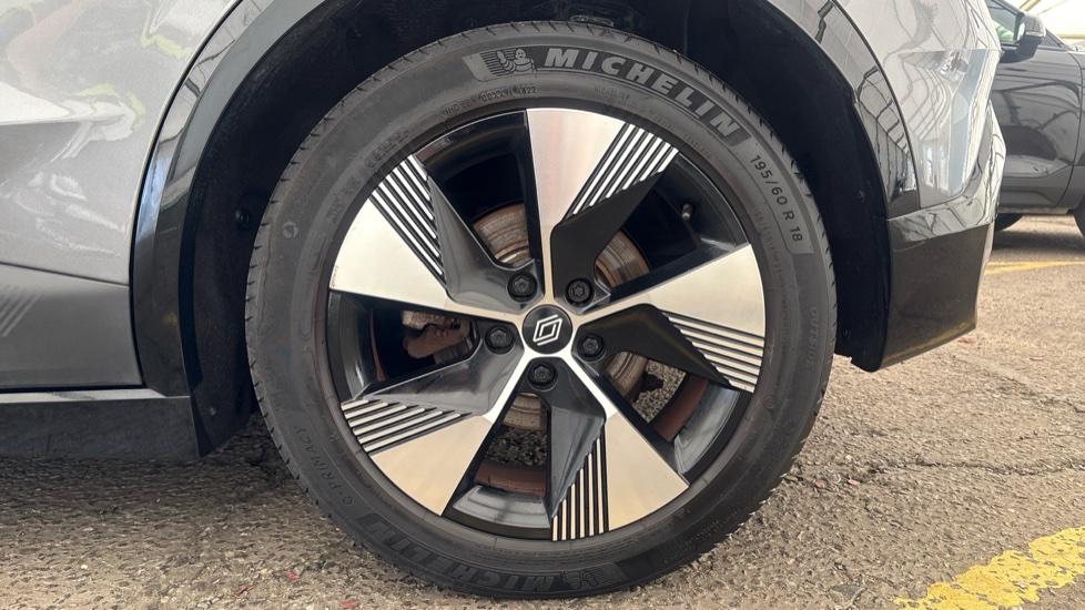RENAULT MEGANE E-TECH Image 18