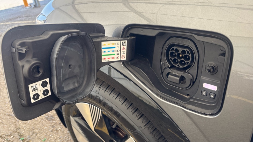 RENAULT MEGANE E-TECH Image 21