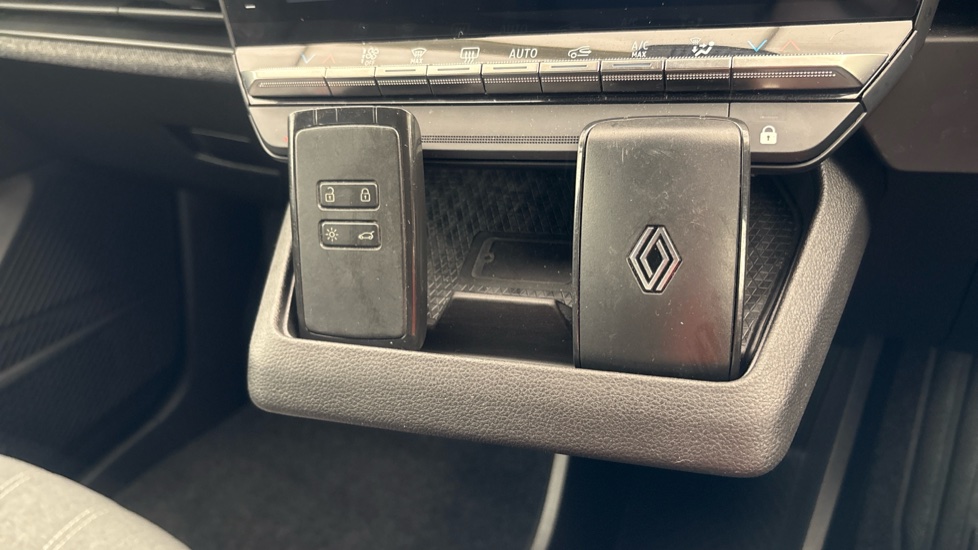 RENAULT MEGANE E-TECH 2 keys available