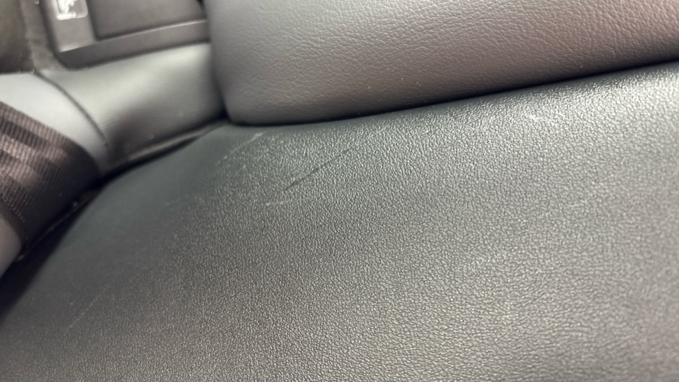 VOLKSWAGEN ID.4 scratches