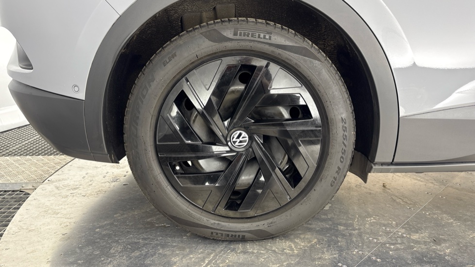 VOLKSWAGEN ID.4 Image 19