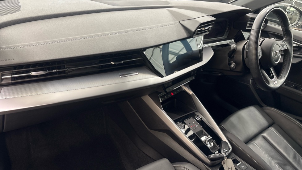AUDI A3 Image 10