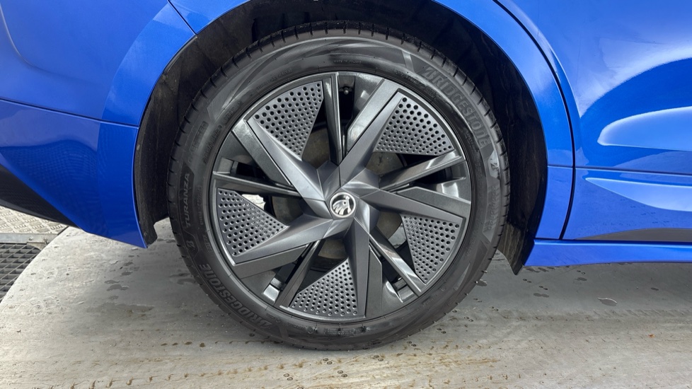 SKODA ENYAQ IV ESTATE 220kW vRS 82kWh 4x4 5dr Auto