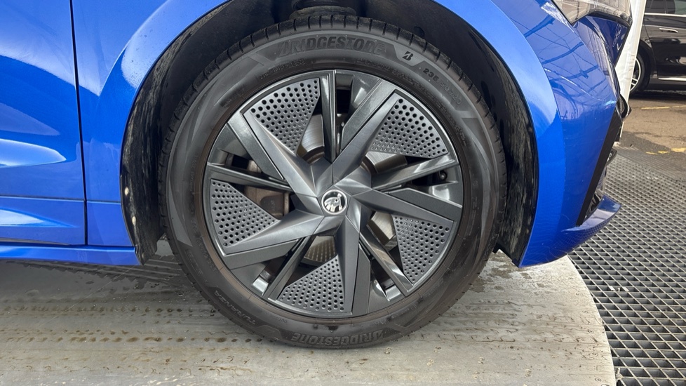 SKODA ENYAQ IV ESTATE 220kW vRS 82kWh 4x4 5dr Auto